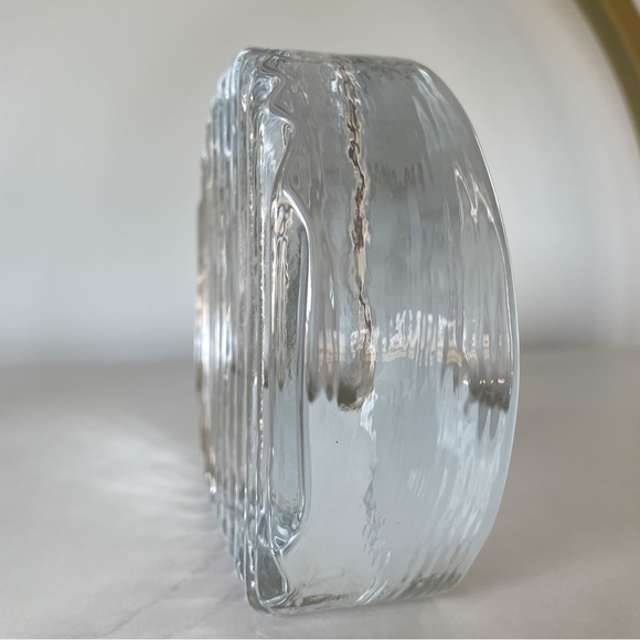 Ice Block Ribbed Flat and Round Glass Bud Vase - Picture 9 of 10